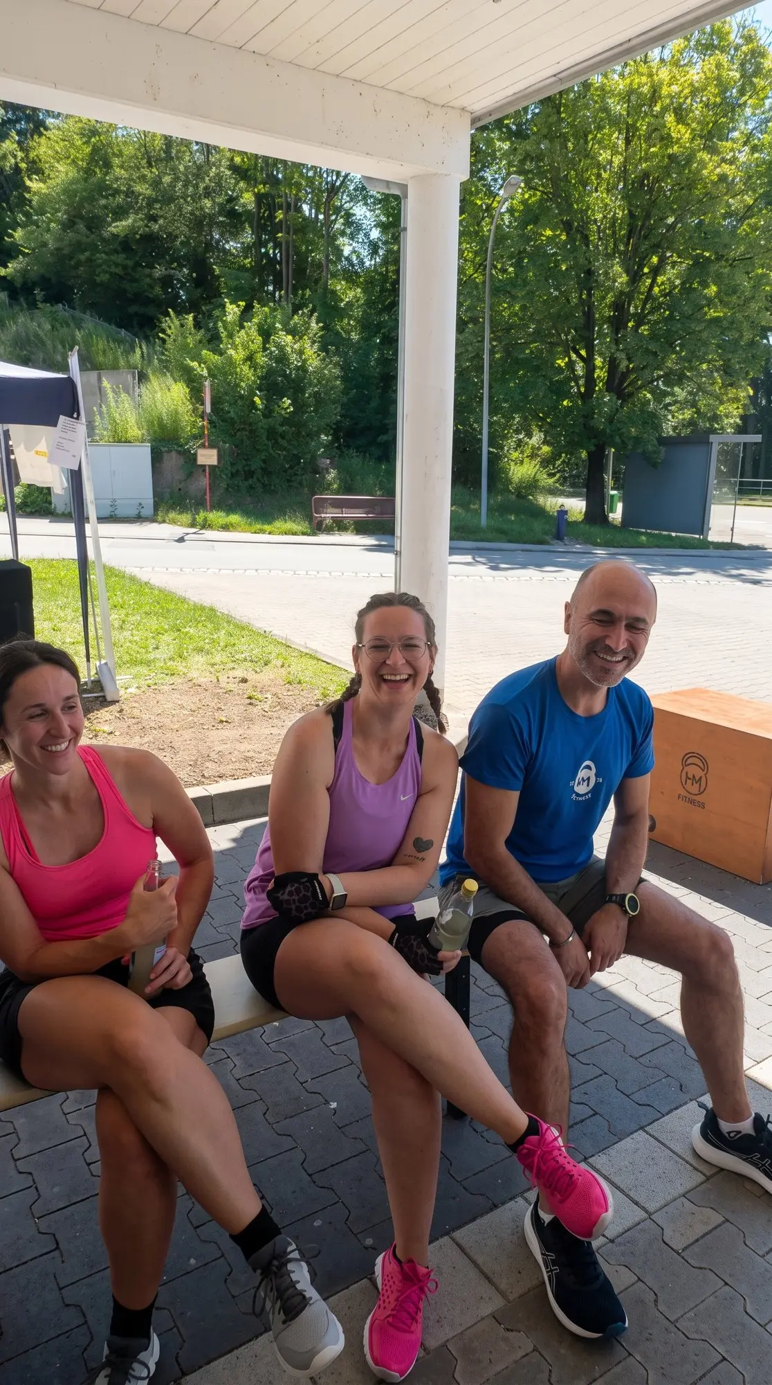 Teilnehmerinnen und Teilnehmer des HM Sommerfests 2026 bei HM Fitness in Pfarrkirchen — Spendenaktion zugunsten von Sternstunden e.V.